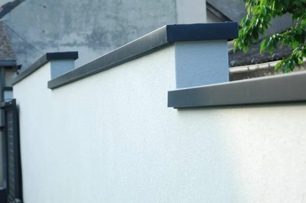 Débord de toit près de Digne les Bains